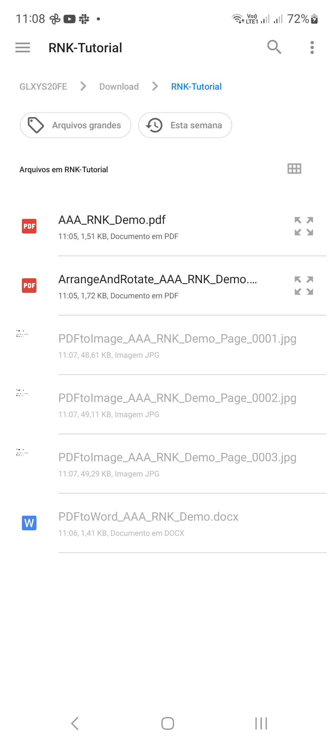 Vengono selezionati due PDF dimostrativi, con controlli per spostare ciascun file verso l'alto o verso il basso.